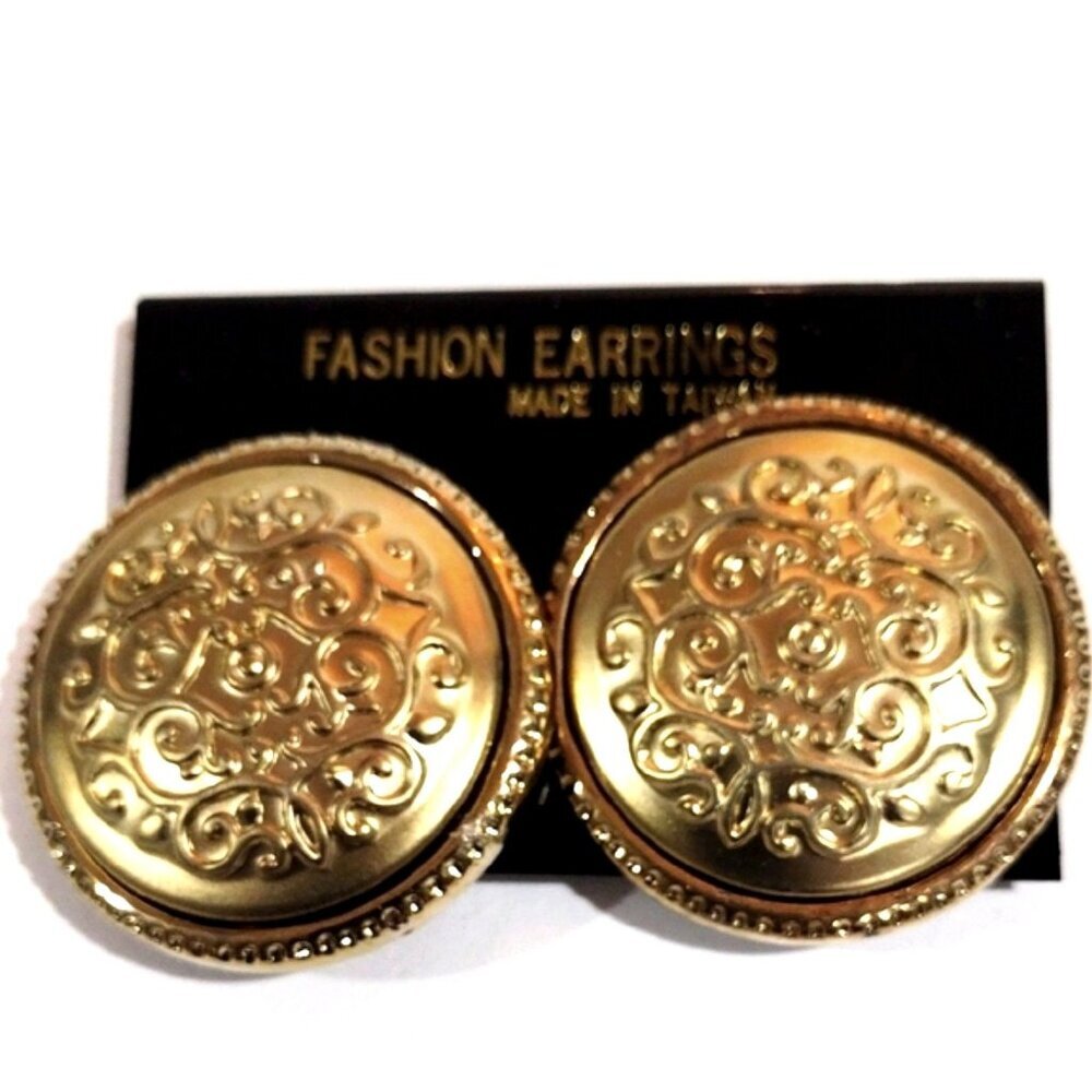 Bold Gold tone Medallion Clip-on Earrings – Vintage-Style Statement Jewelry